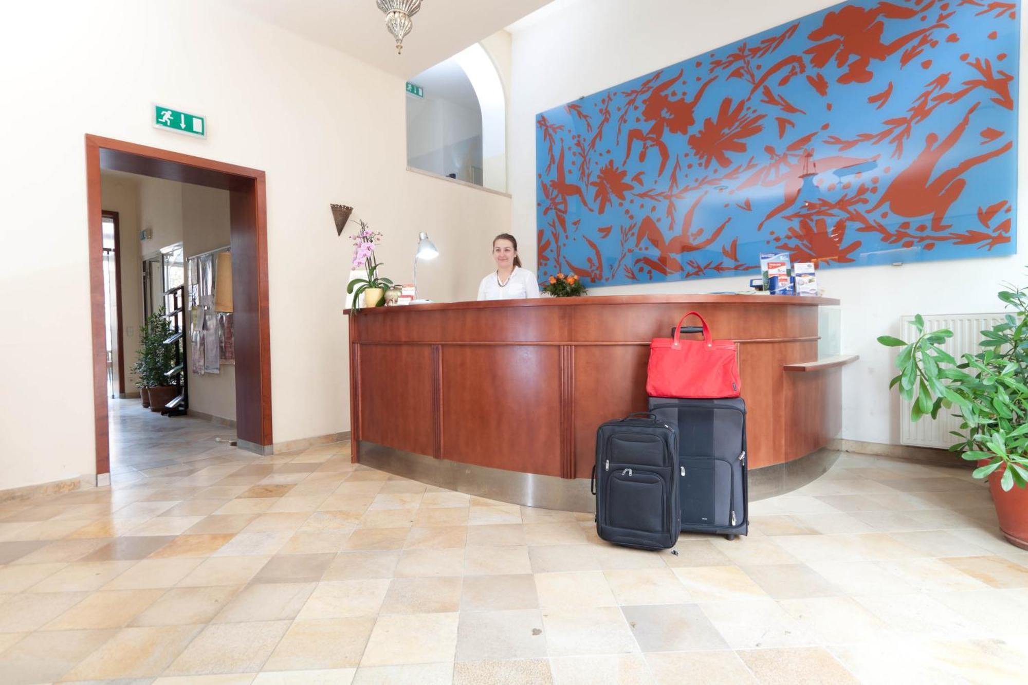 Hotel Stadt Wien Bad Schallerbach Bagian luar foto
