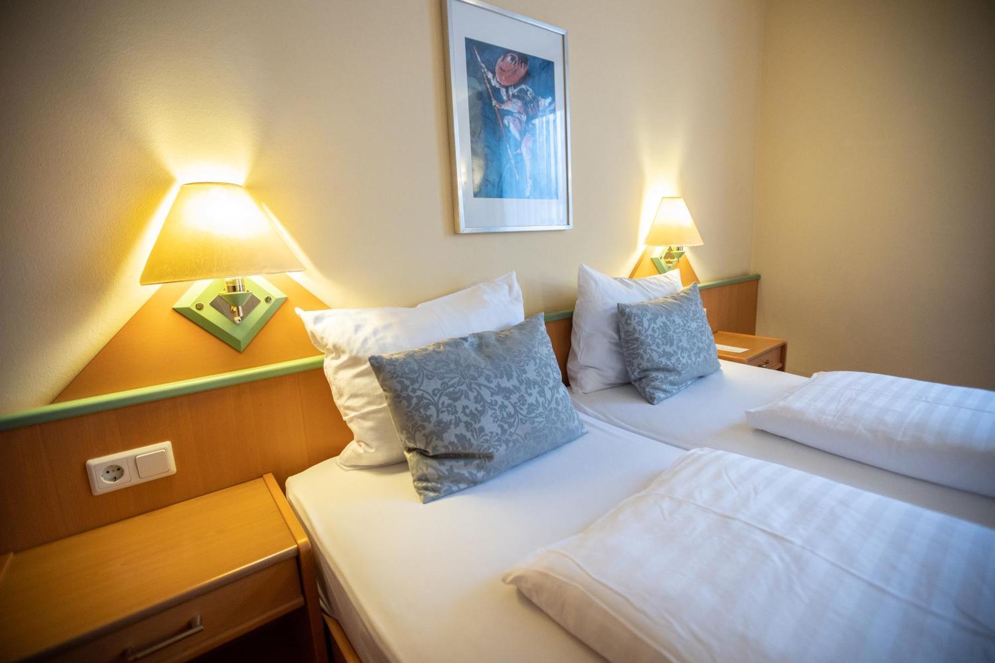 Hotel Stadt Wien Bad Schallerbach Bagian luar foto